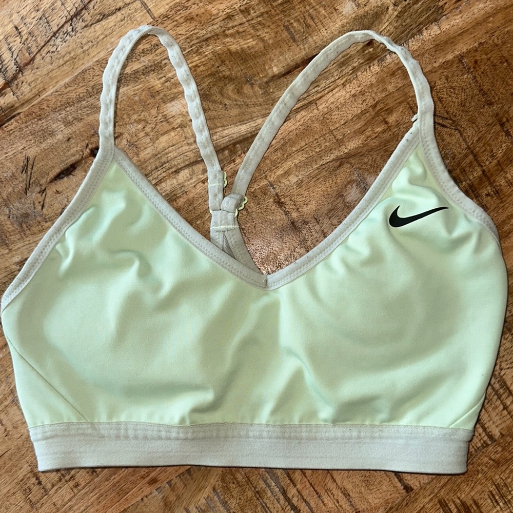 Nike Green Sports Bra Seamless Design
